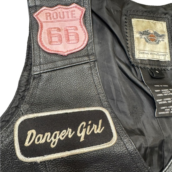 ✨ Harley-Davidson Black Leather Vest Pink Logo Patches Small Biker ✨ - Picture 4 of 5